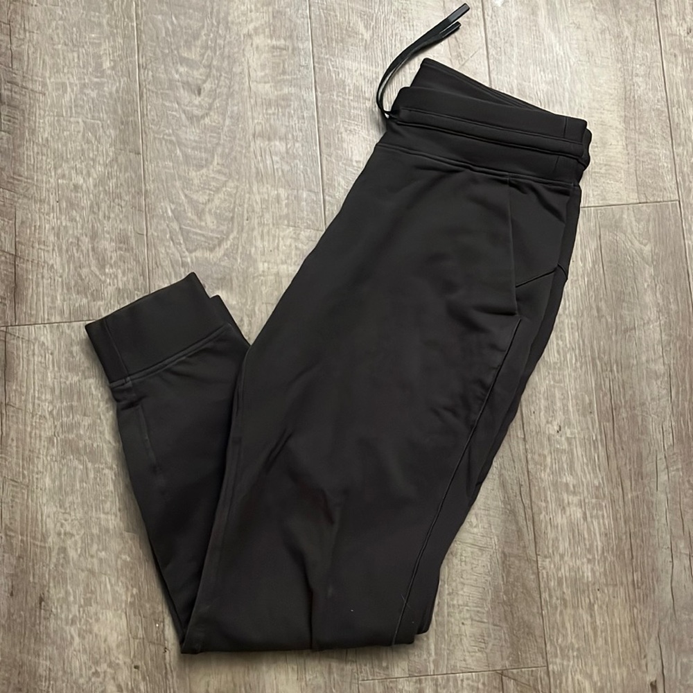 LULULEMON - Scuba Joggers lightly used